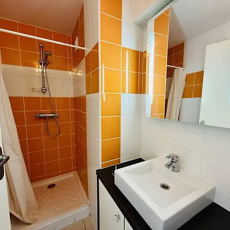 T4, Centre-port, Terrasse, Climatisation, Garage - Fr-1-723-178 אגדה